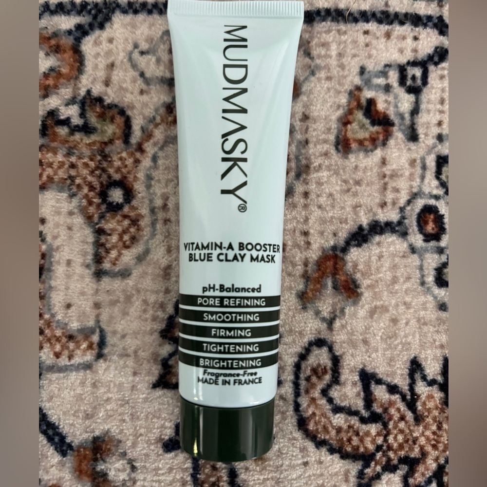 Mudmasky Blue Clay Mask - White and Black